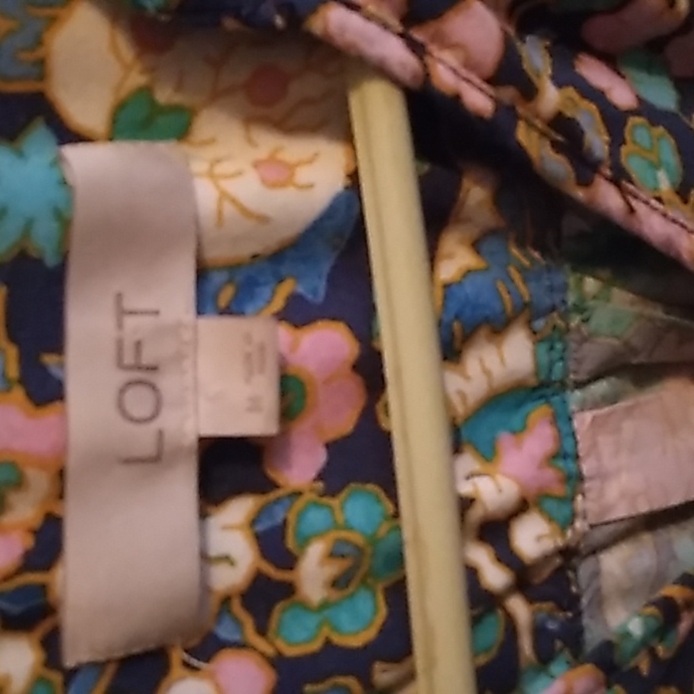 Beautiful Blouse - Picture 2 of 3